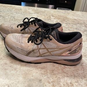 ASICS Gel Nimbus 21 - size 9.5